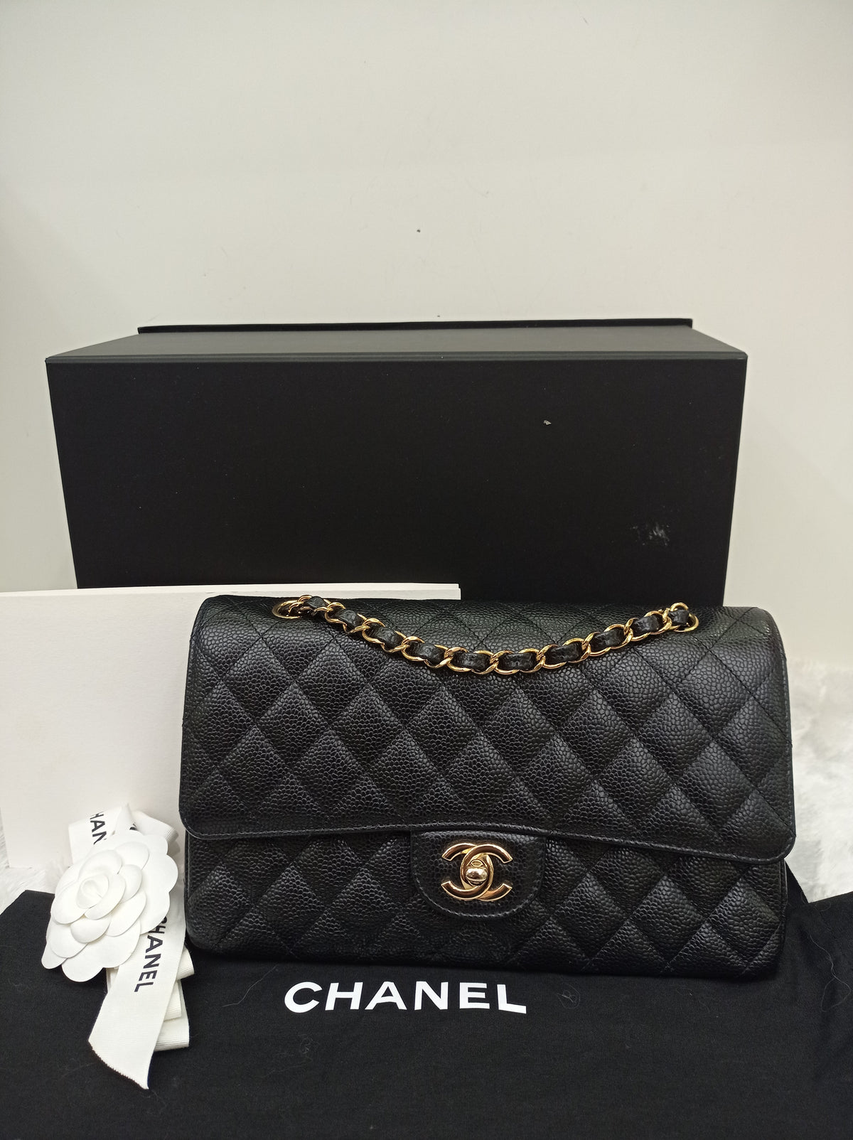 Chanel Medium Caviar Black GHW DF (CHIP)