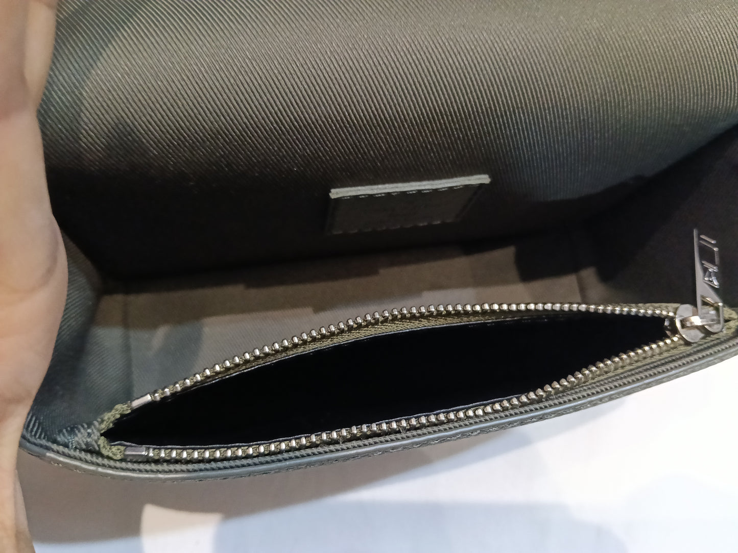 LV Fastline Wearable Wallet Aerogram Khaki (CHIP)