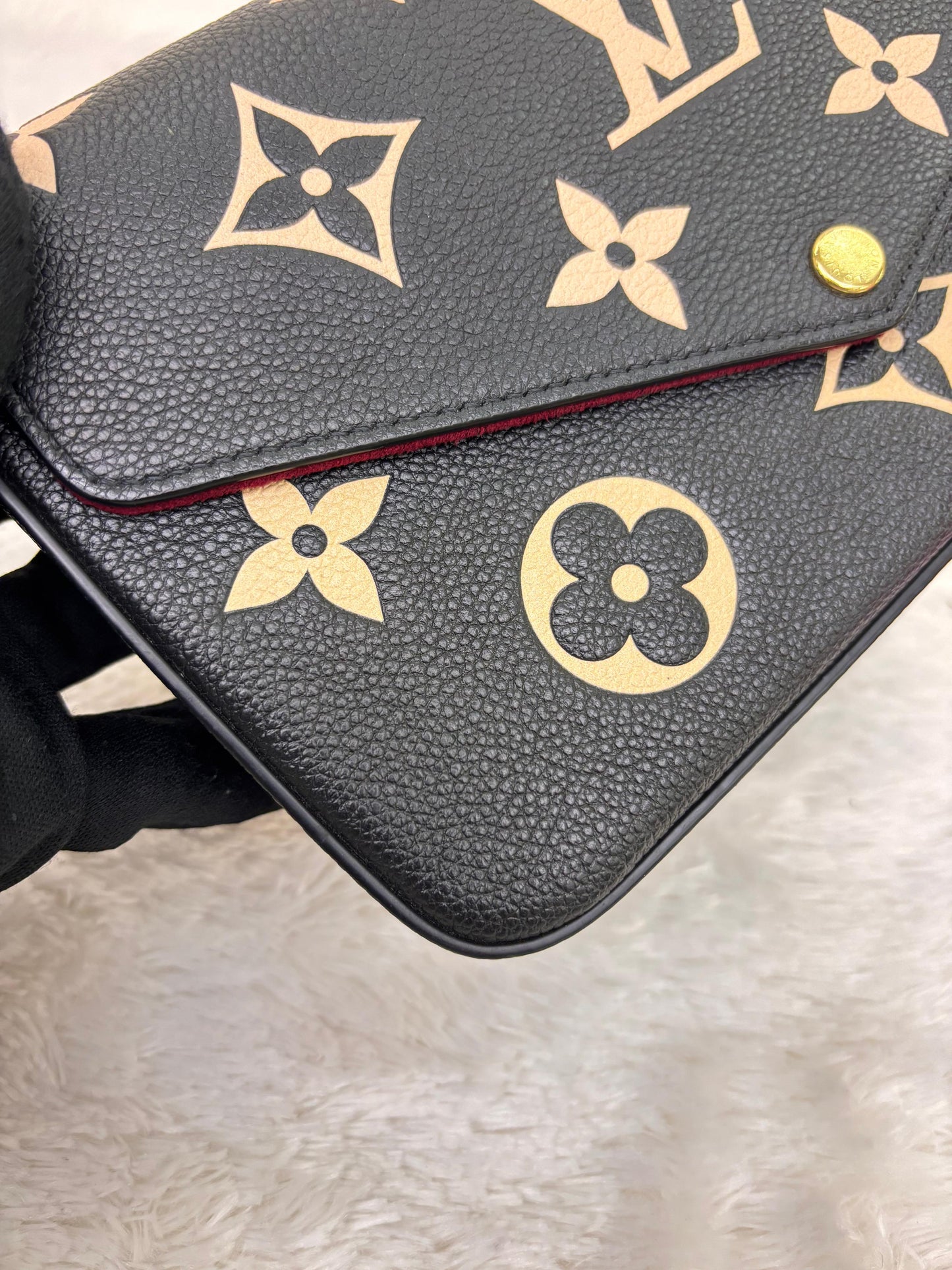LV Pochette Felicie Monogram Empreinte Noir Beige (CHIP)