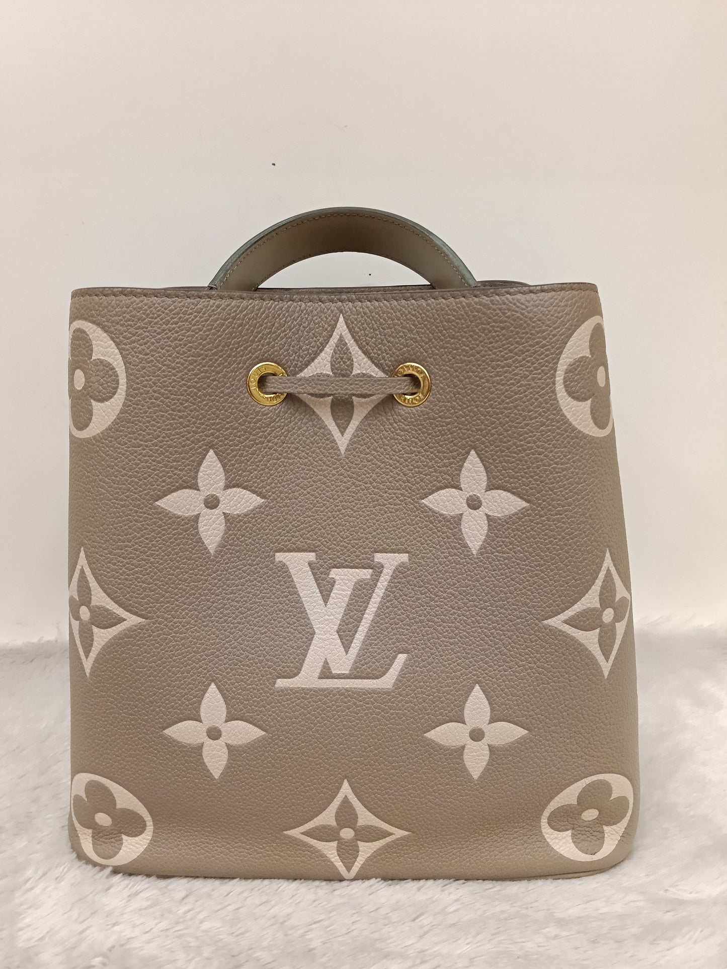 LV Neo Noe MM Monogram Empreinte Tourterelle Creme (CHIP)