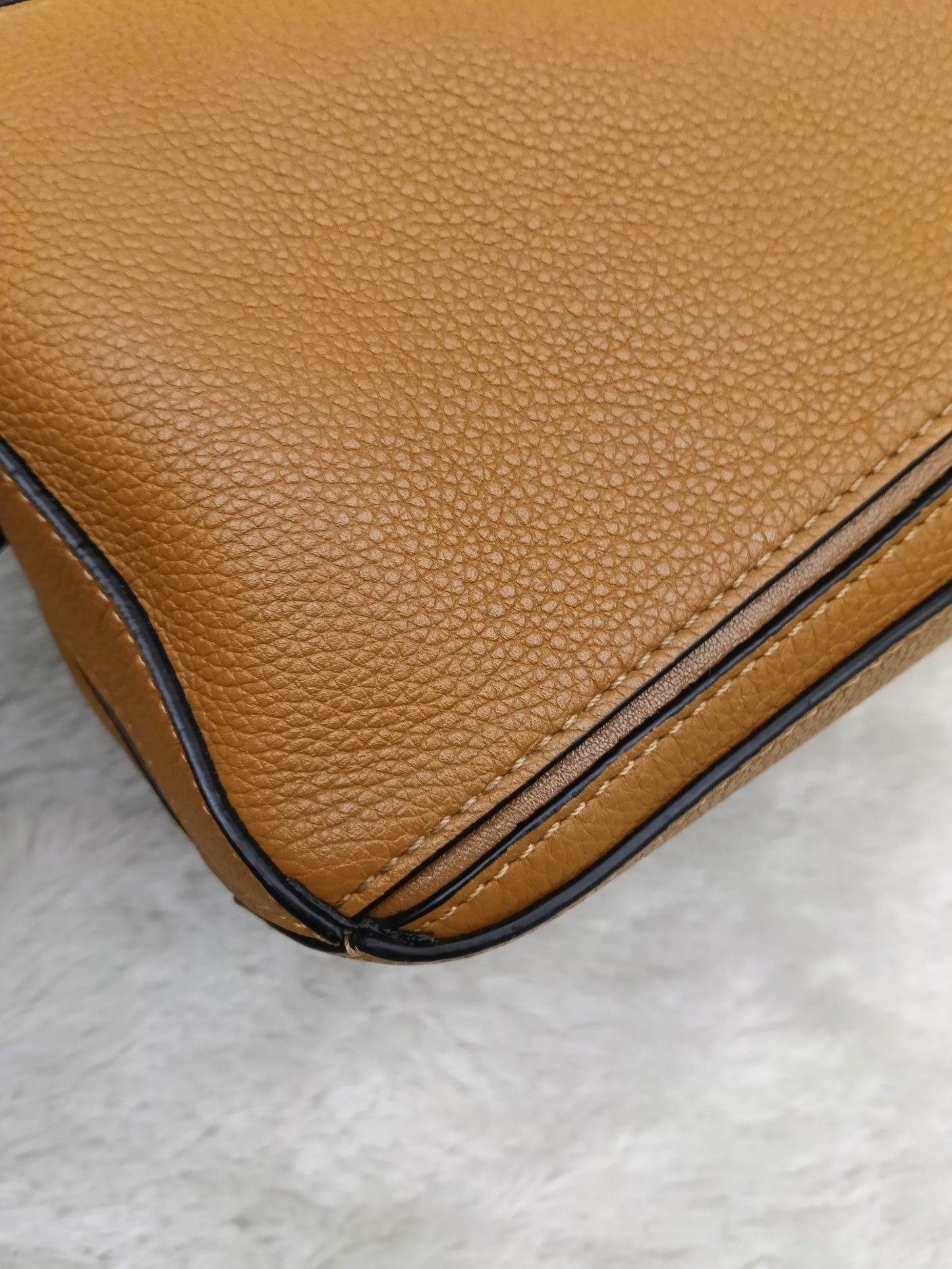 Loewe Puzzle Small Grained Light Caramel GHW 2019