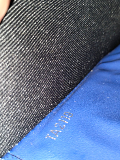 LV Pochette Voyage Taiga Blue Cobalt 2019