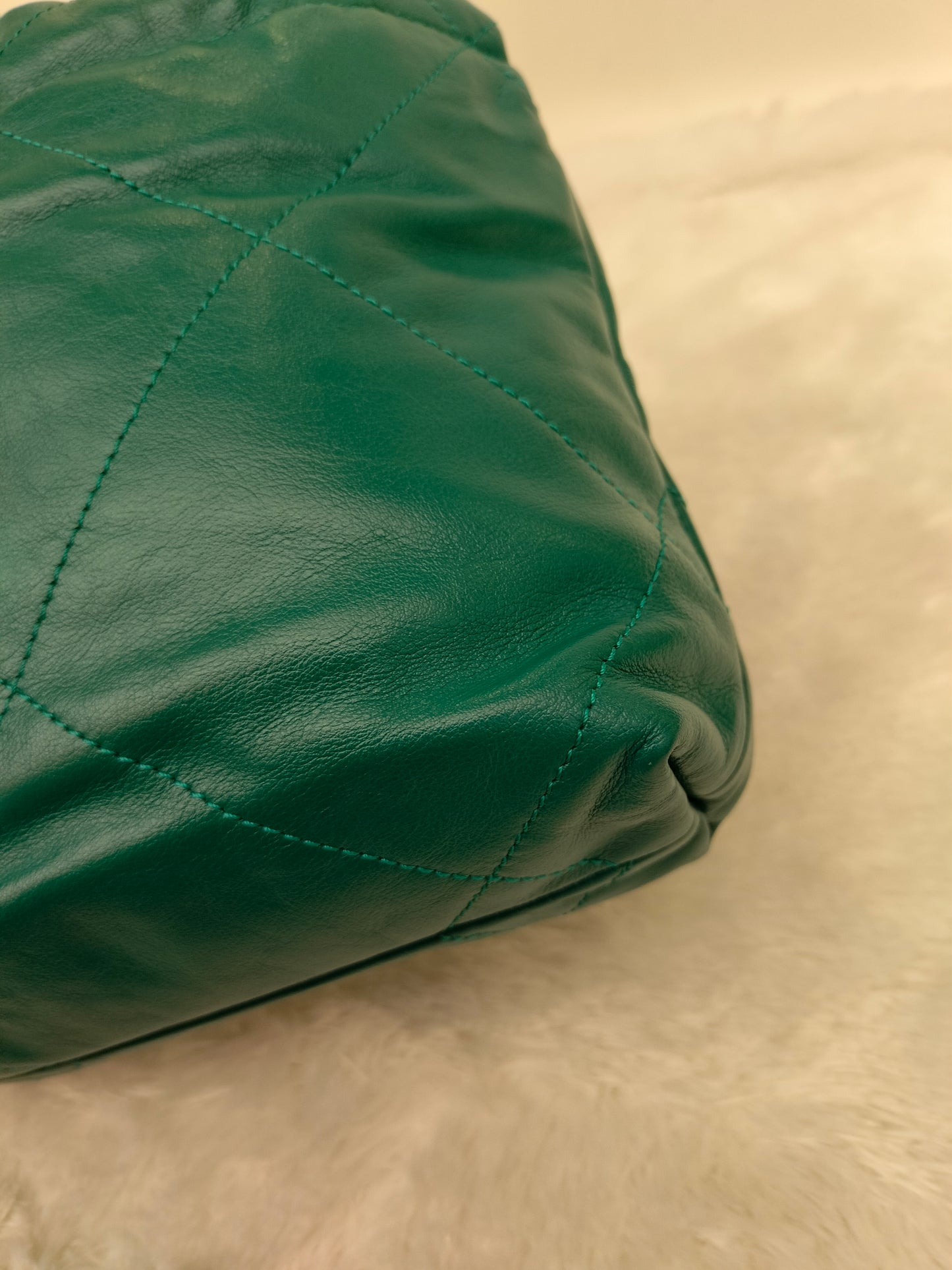 *Neverbeen Used* Chanel C22 Mini Calfskin Green GHW (CHIP)