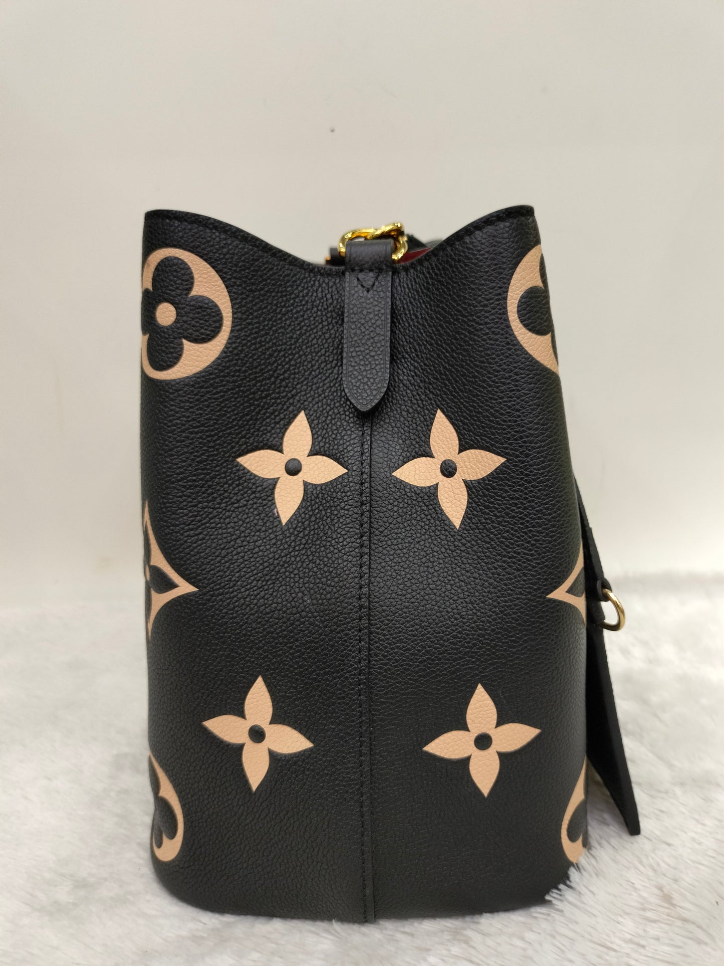 LV Neo Noe MM Monogram Empreinte Noir Creme (CHIP)