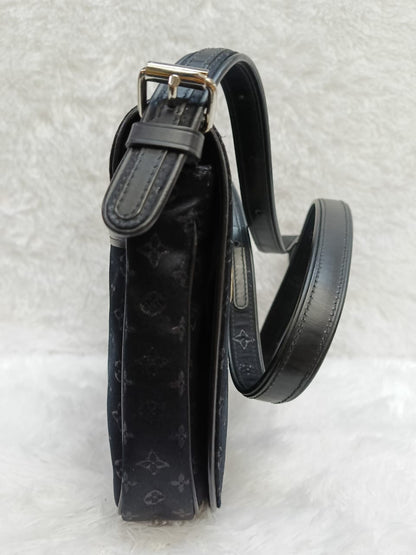 LV Conte de Fees Musette Black Silk Monogram 2002