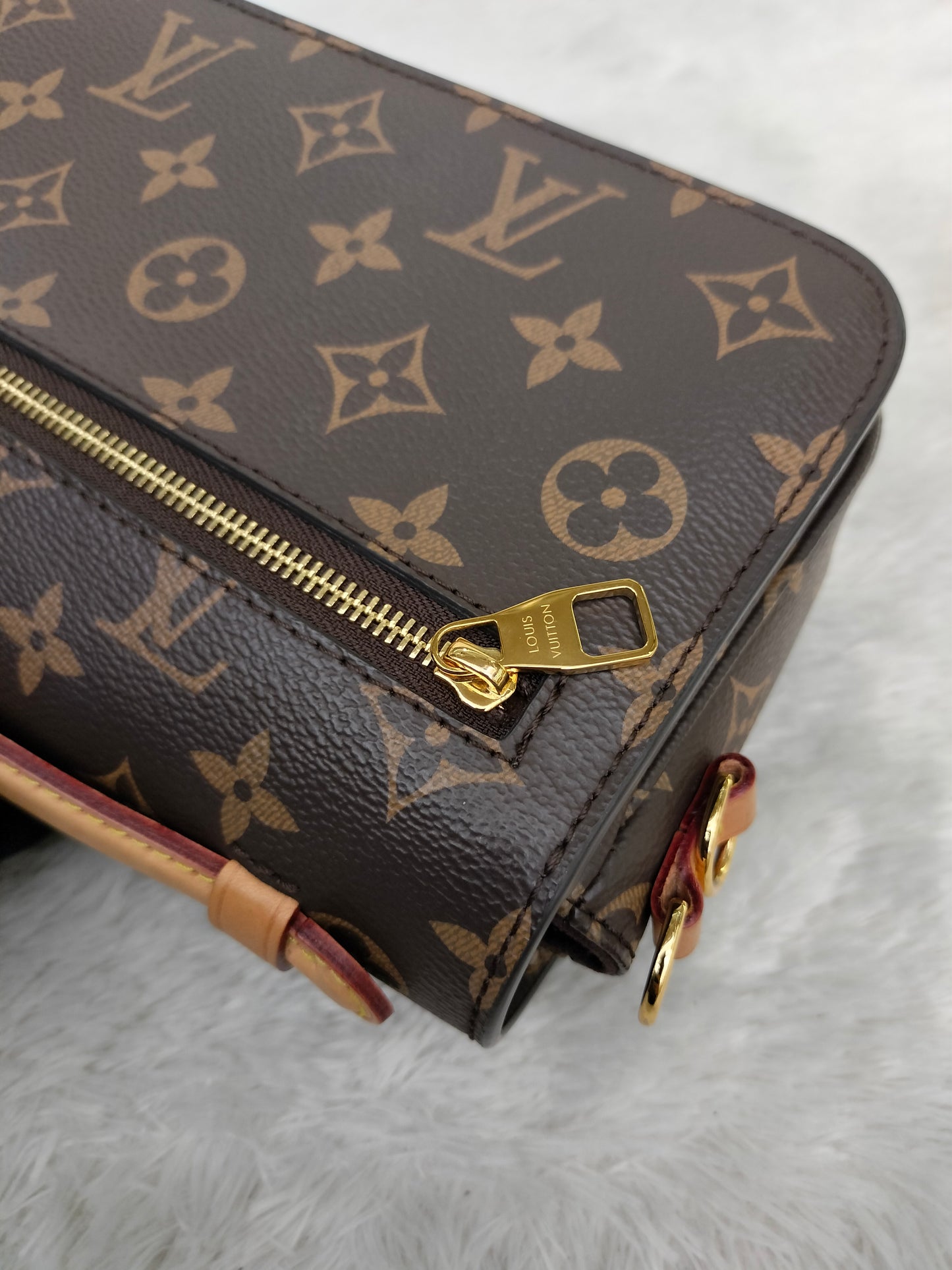 LV Metis East West Monogram (CHIP)
