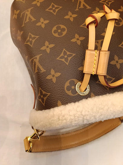 LV Neo Noe BB Monogram Shearling Cozygram 2023 (CHIP)