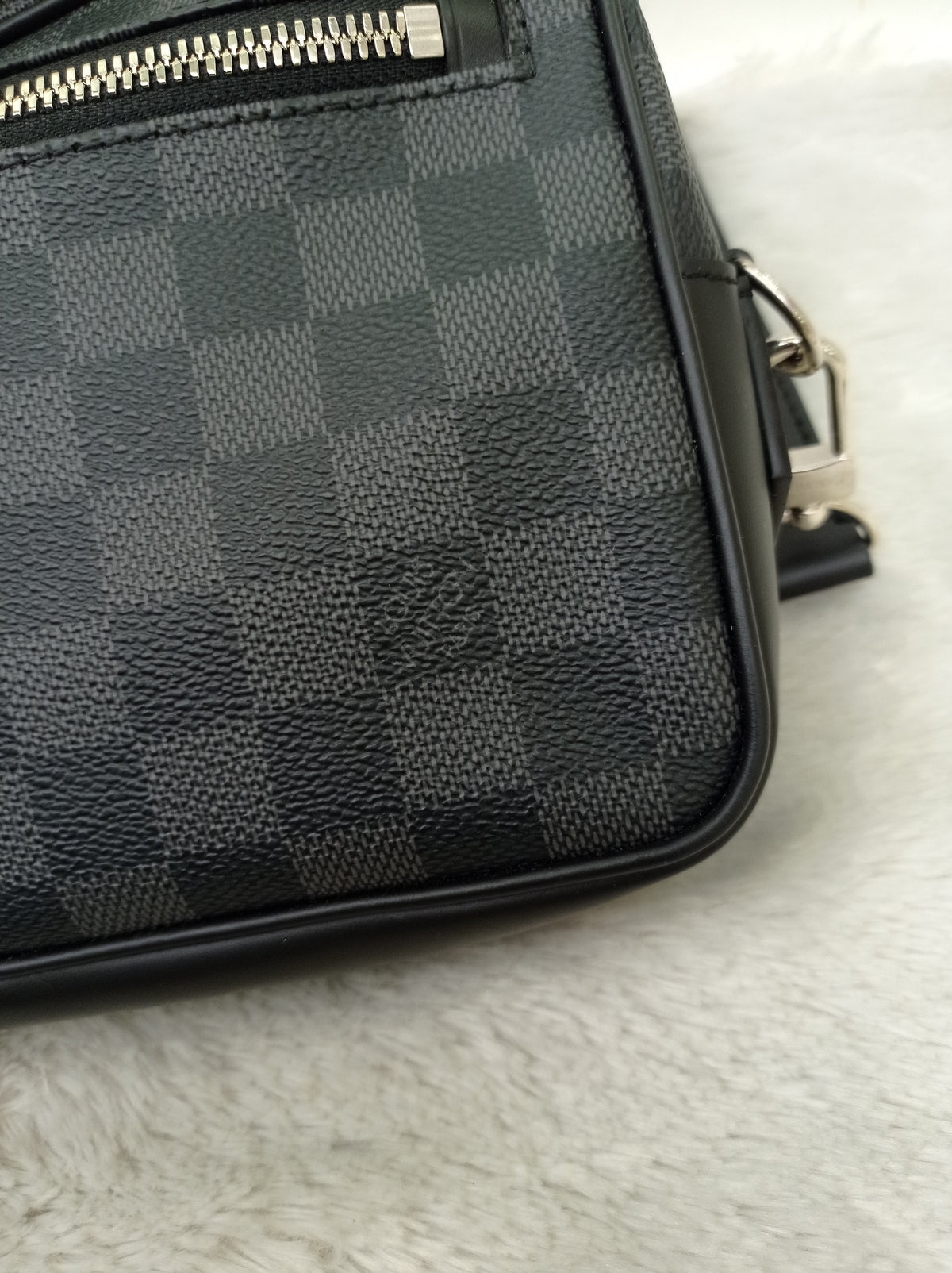LV Kasai Clutch Graphite 2018