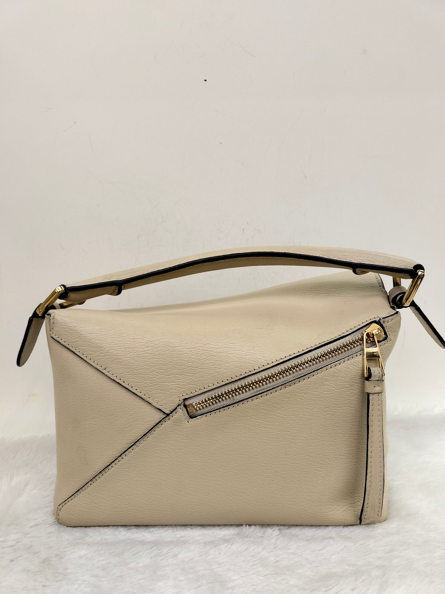 Loewe Puzzle Small Edge Angora GHW 2021