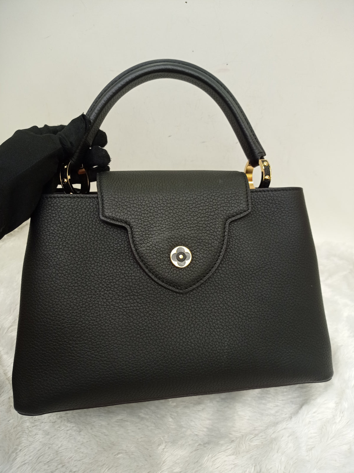 LV Capucines PM Taurillon Noir 2019