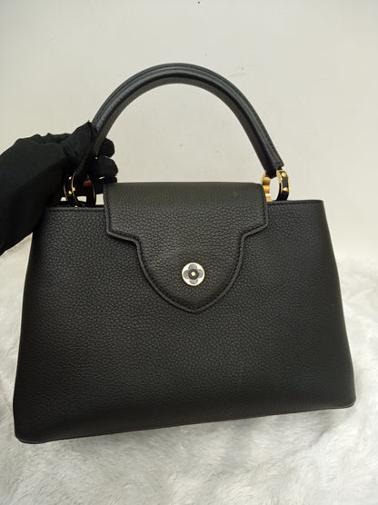 LV Capucines PM Taurillon Noir 2019