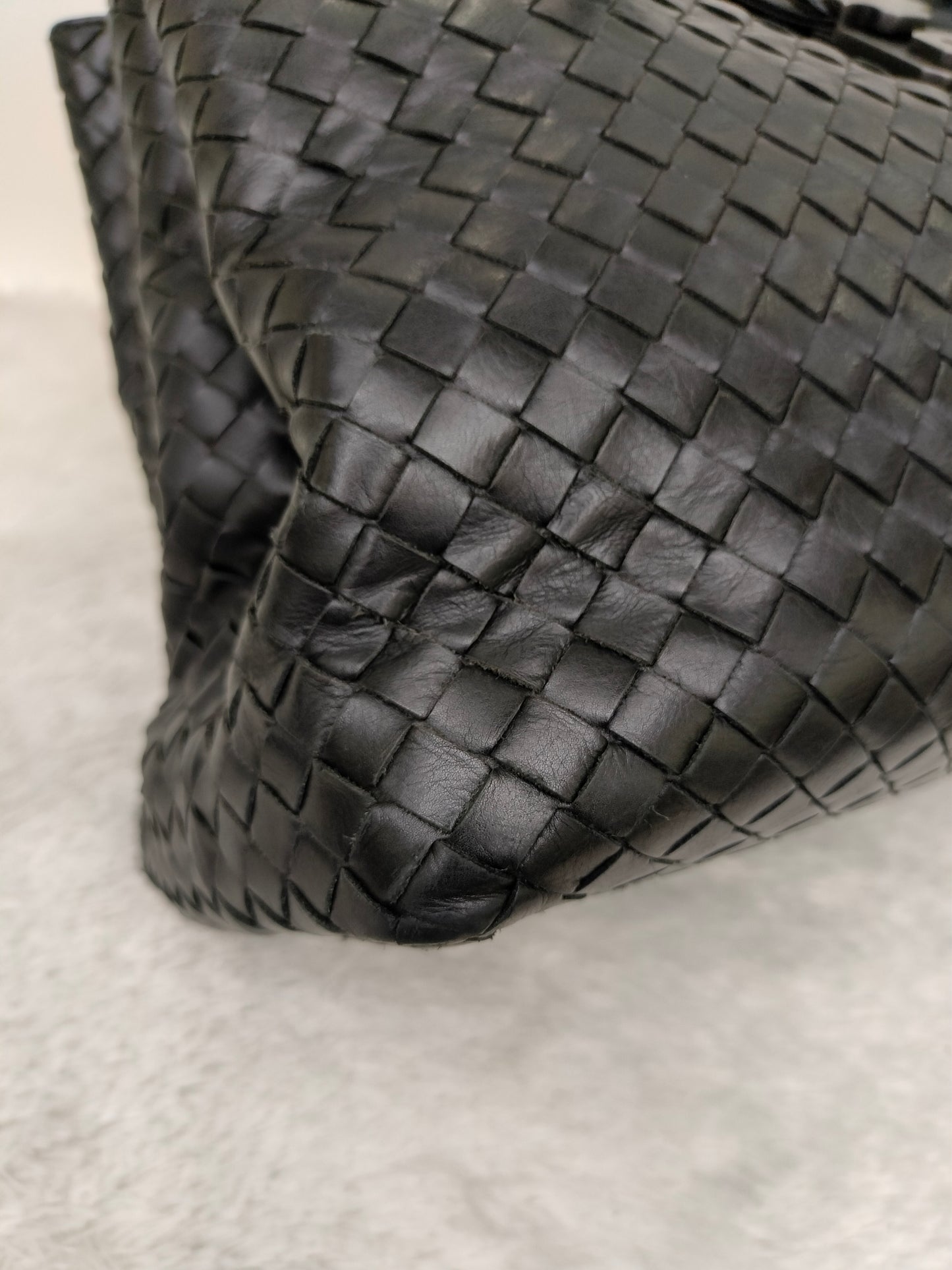 Bottega Veneta Intrecciato Medium Roma Black RHW 2010