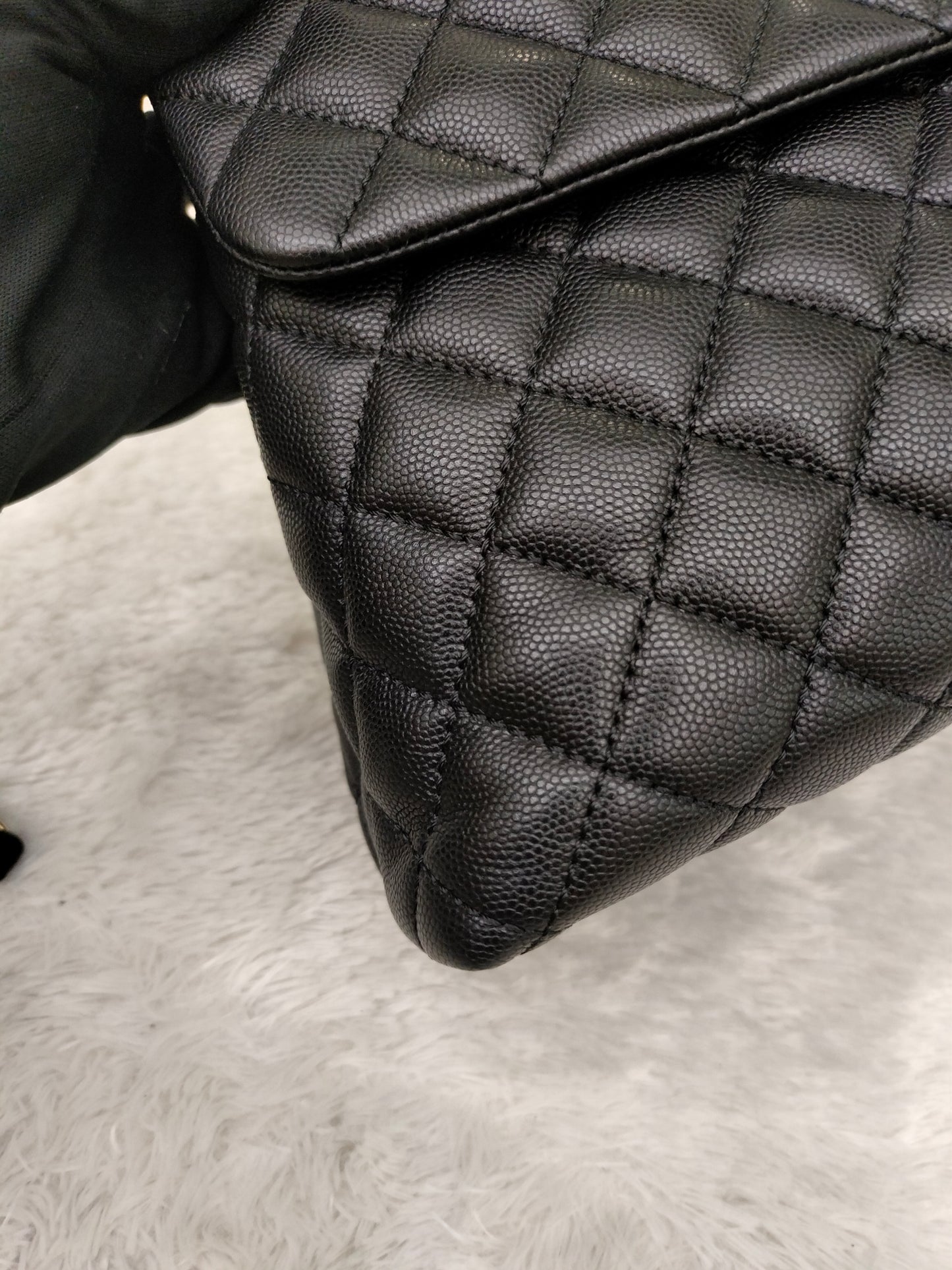 Chanel Coco Handle Large Caviar Black GHW #24