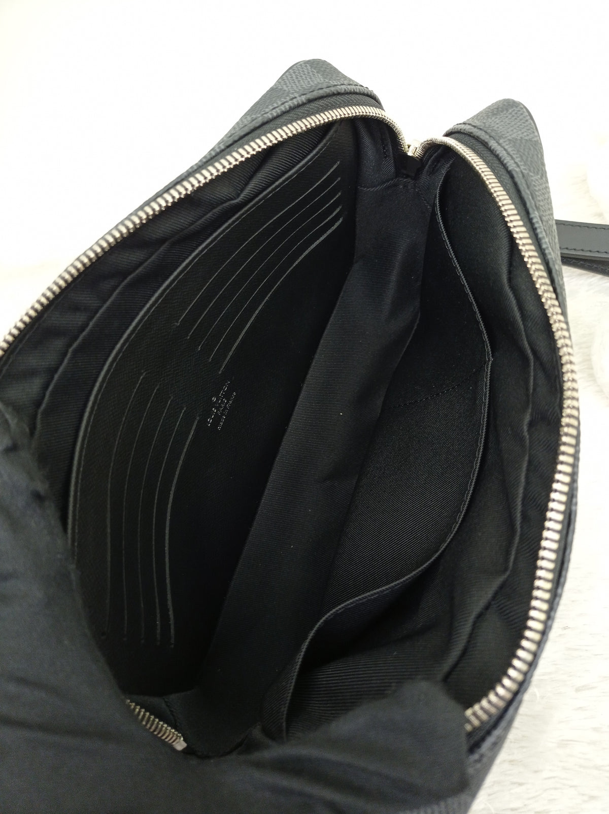 LV Kasai Clutch Graphite 2018