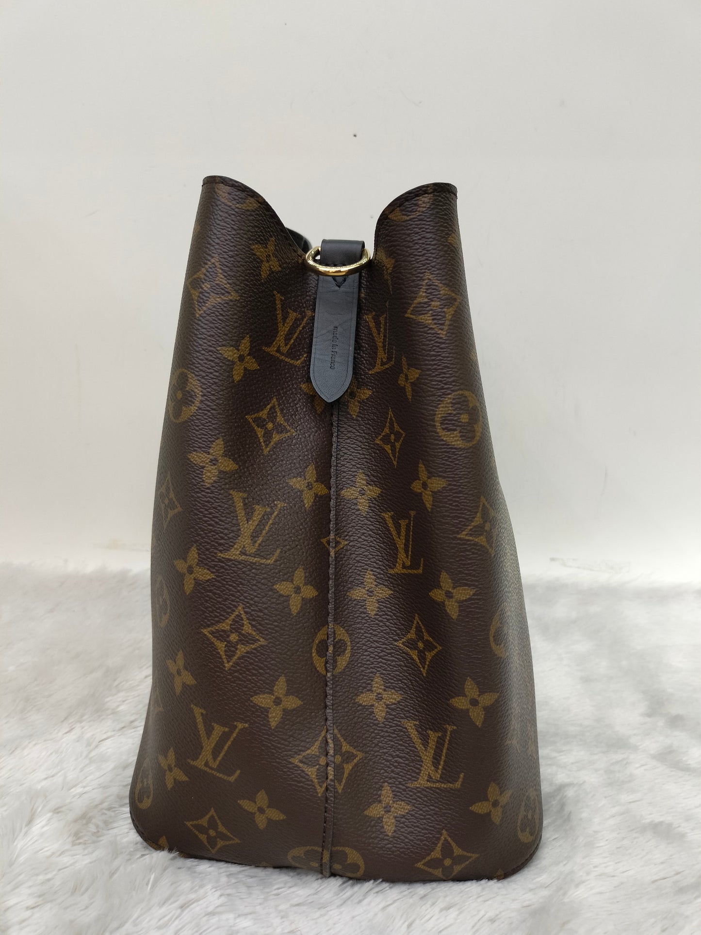 LV Neo Noe MM Monogram Noir (CHIP)