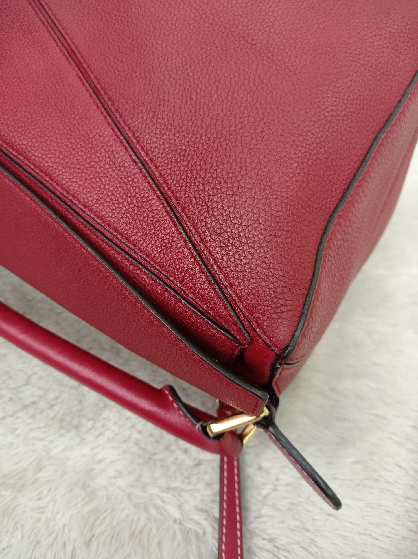 Loewe Puzzle Medium Grained Raspberry GHW 2017