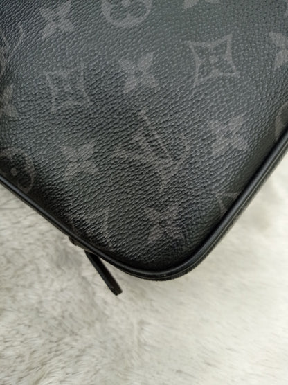 LV Toilet Pouch GM Monogram Eclipse 2017