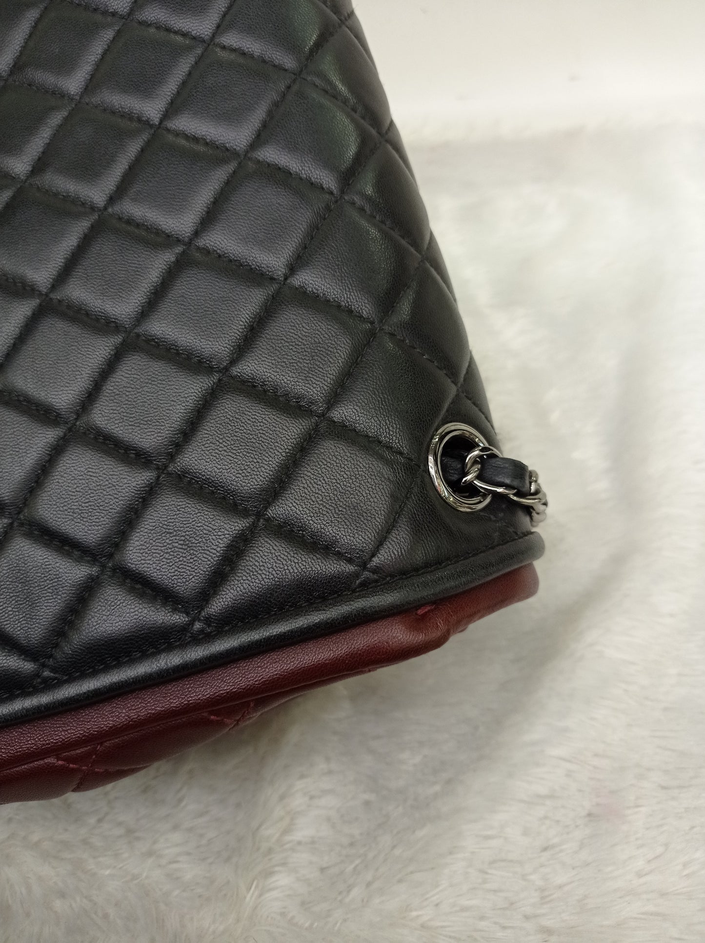 Chanel Twist Flap Large Lamb Black Burgundy SHW #18