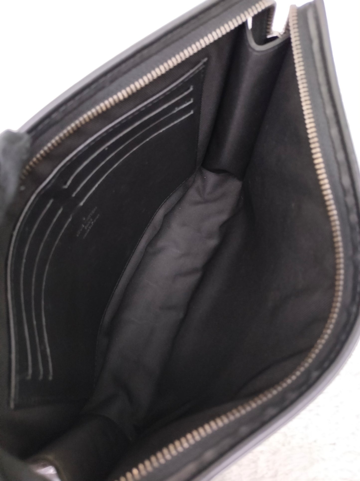 LV Pochette Voyage MM Monogram Eclipse (CHIP)