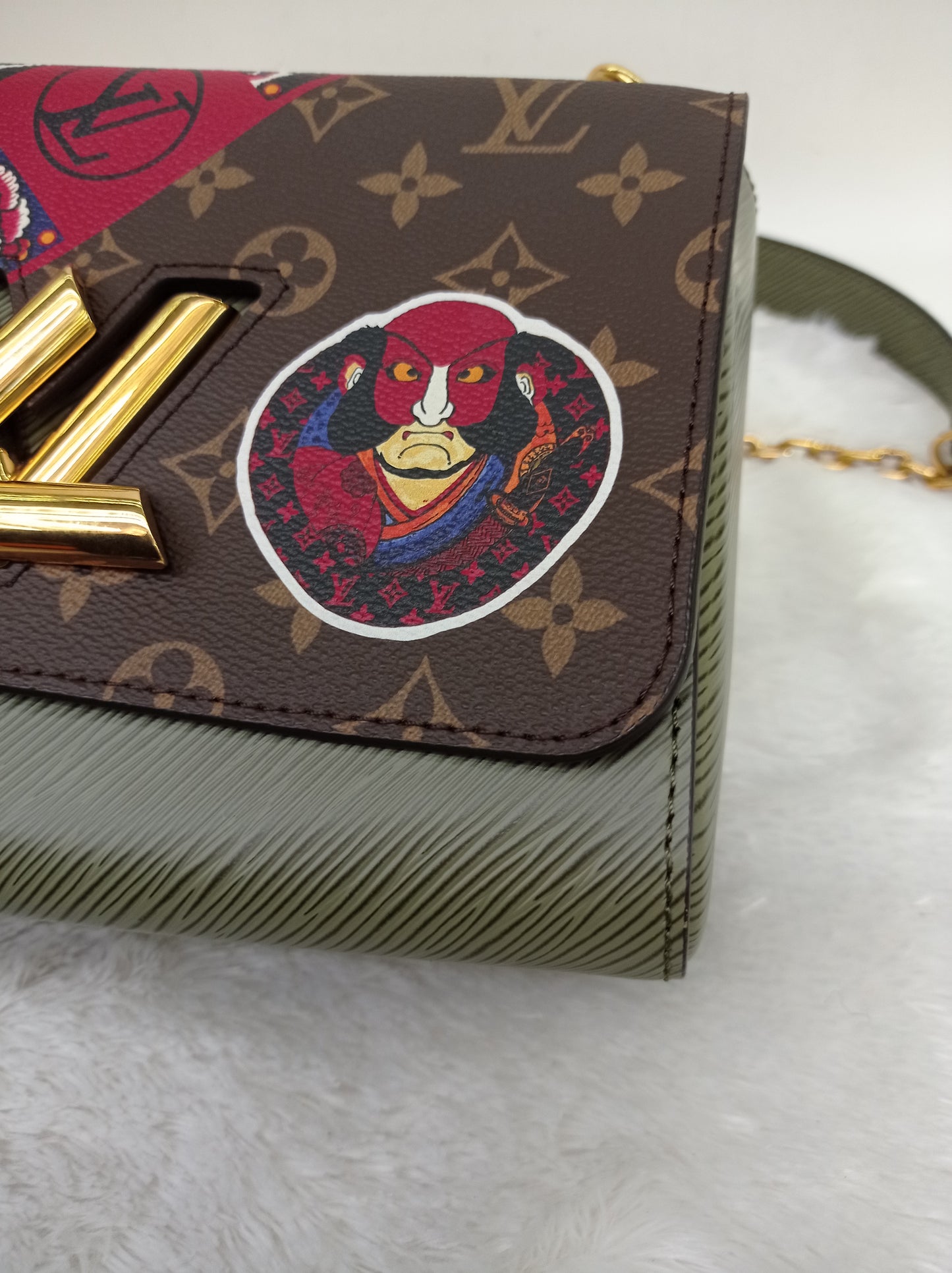 LV Twist MM Monogram Kabuki