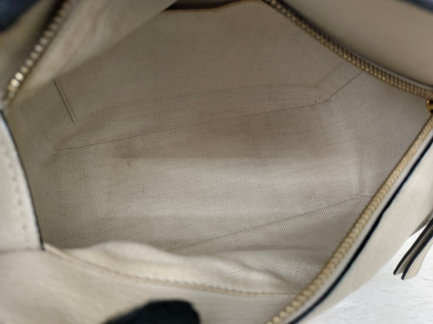 Loewe Puzzle Small Edge Angora GHW 2021