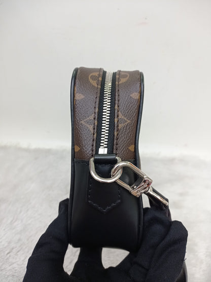 LV Kasai Clutch Monogram Macassar  2019