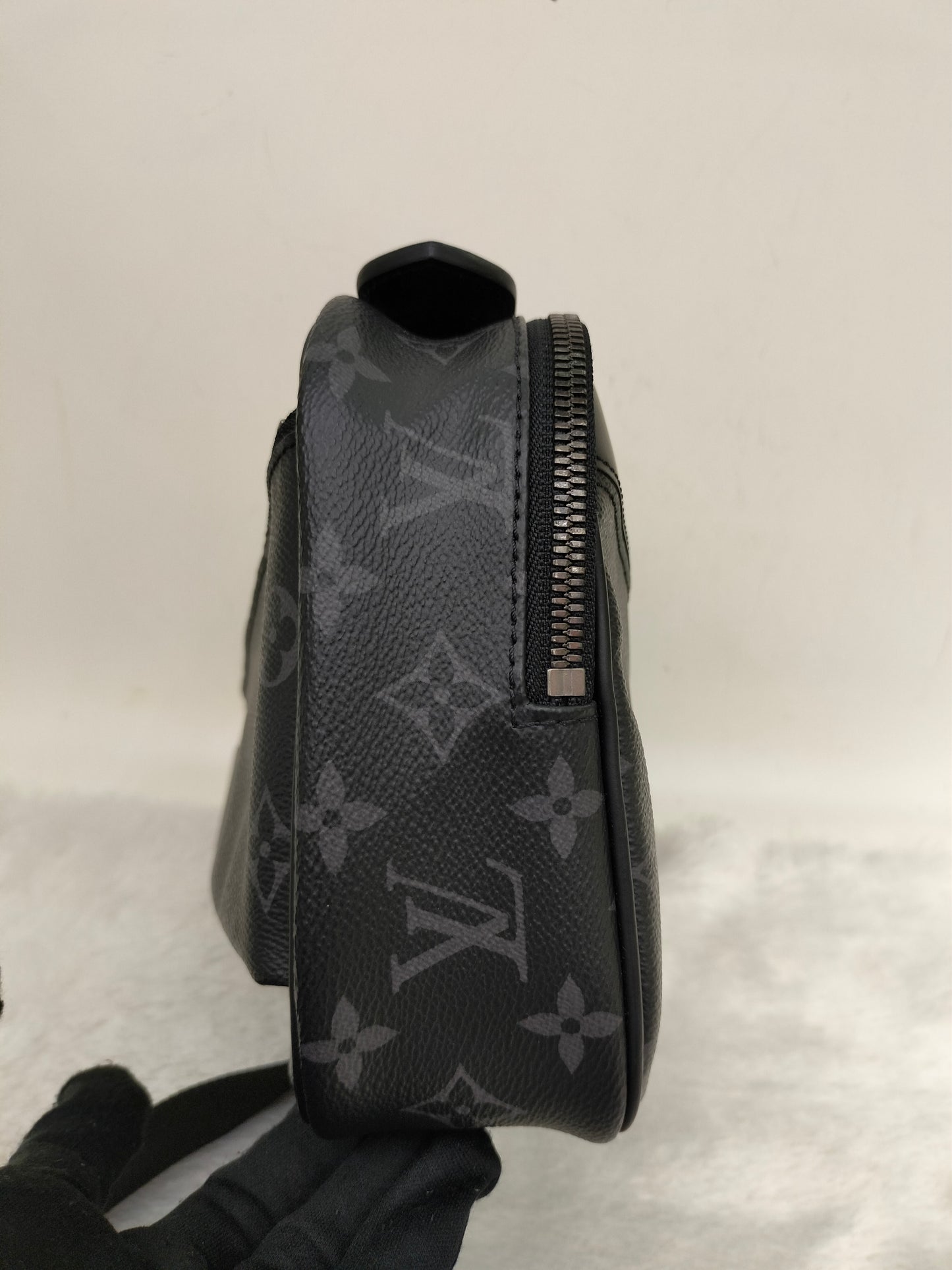 LV Bumbag Explorer Monogram Eclipse 2019