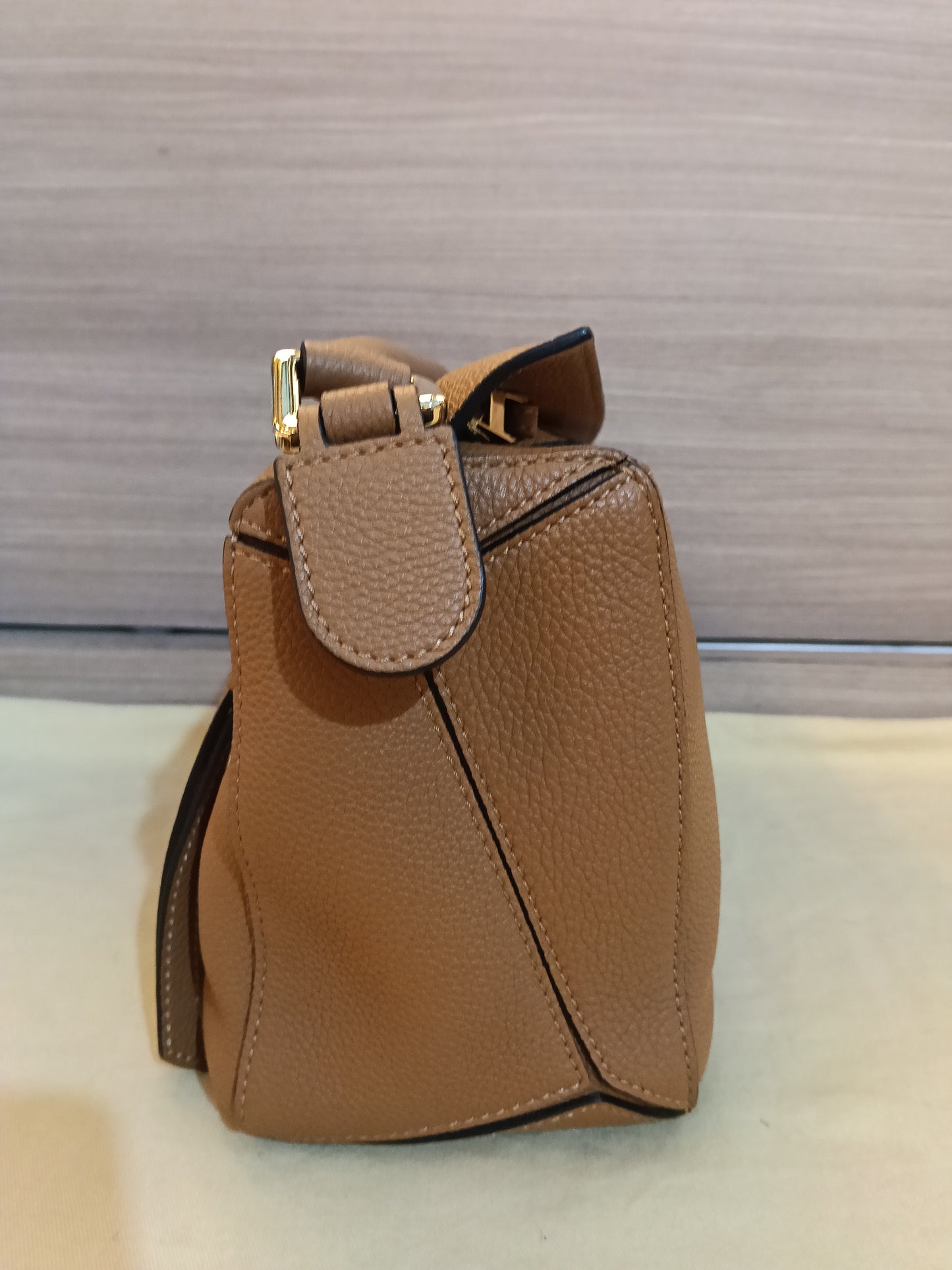 Loewe Puzzle Small Grained Caramel GHW 2021