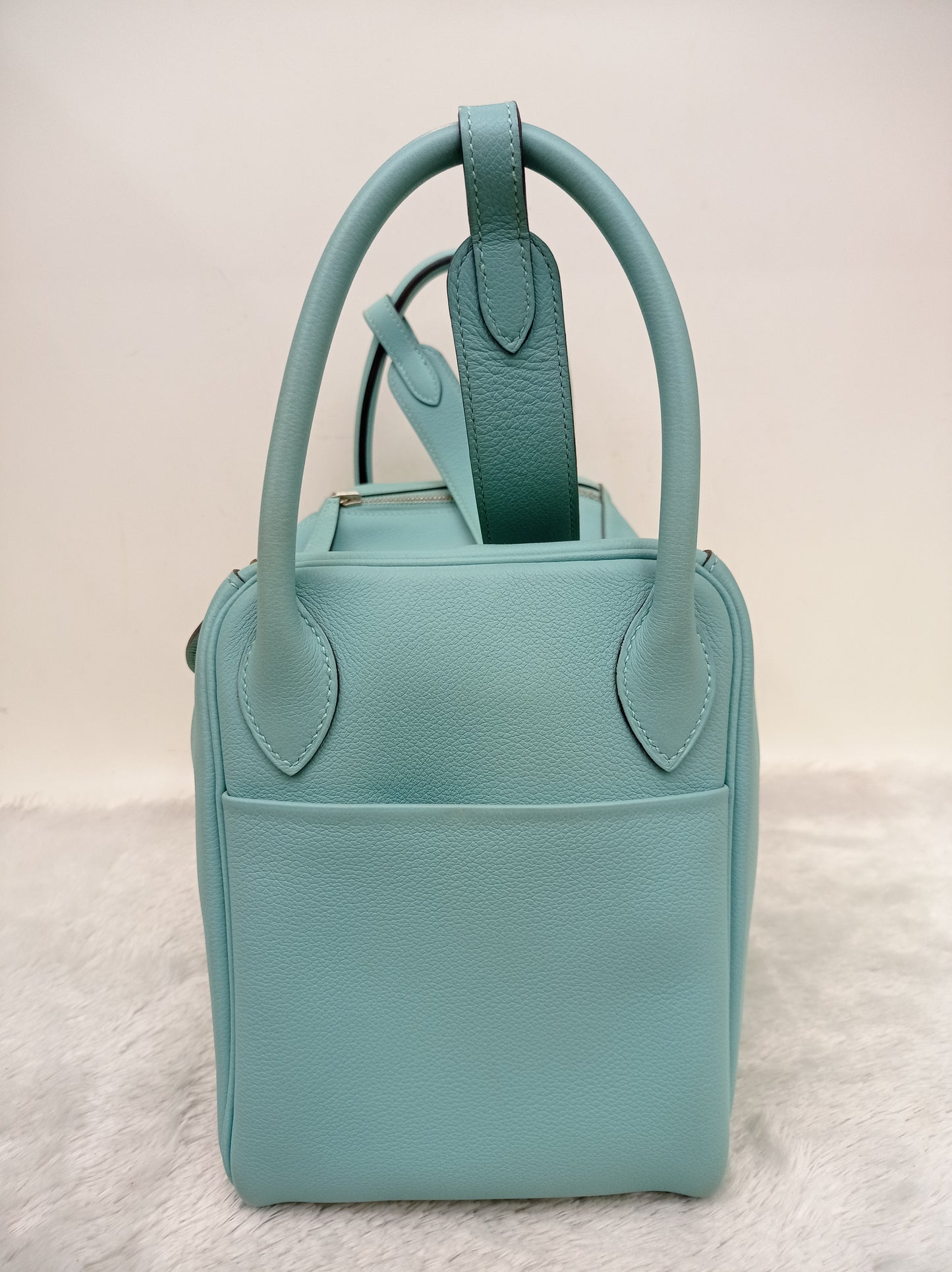 Lindy 30 Evercolour Blue Atol PHW #T