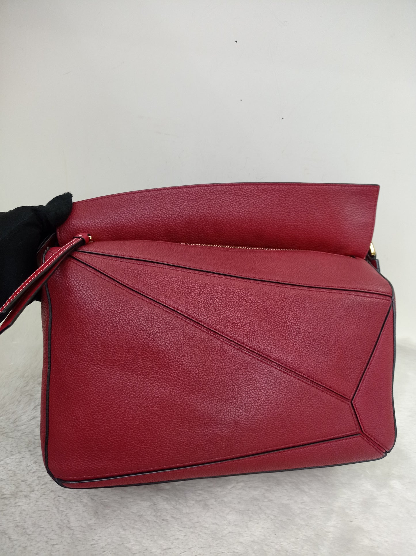 Loewe Puzzle Medium Grained Raspberry GHW 2017