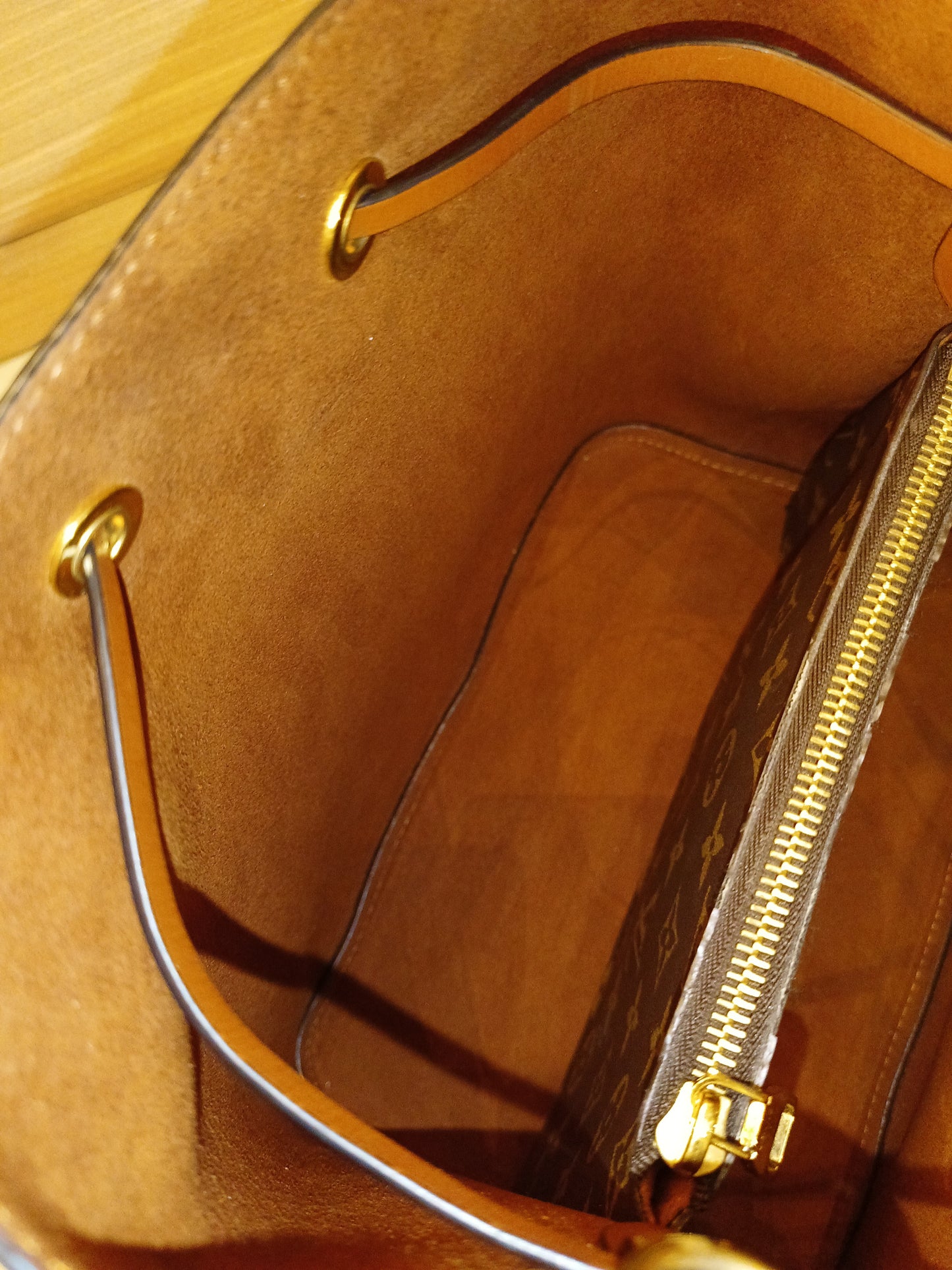 LV Neo Noe MM Monogram Caramel (CHIP)