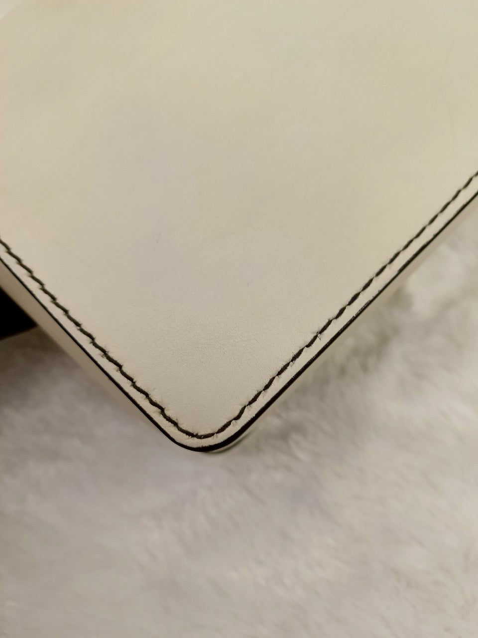 Dior Revolution Medium Smooth White SHW 2017