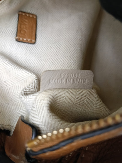 Loewe Puzzle Mini Grained Caramel GHW 2020