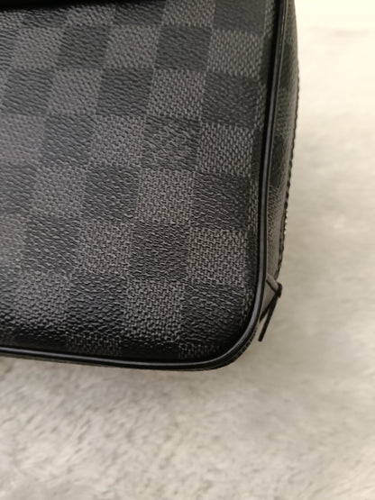LV Hanging Toiletry Kit Graphite 2013