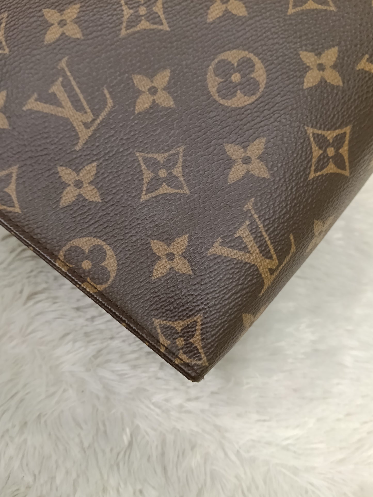 LV Pochette Toiletry 26 Monogram 2020