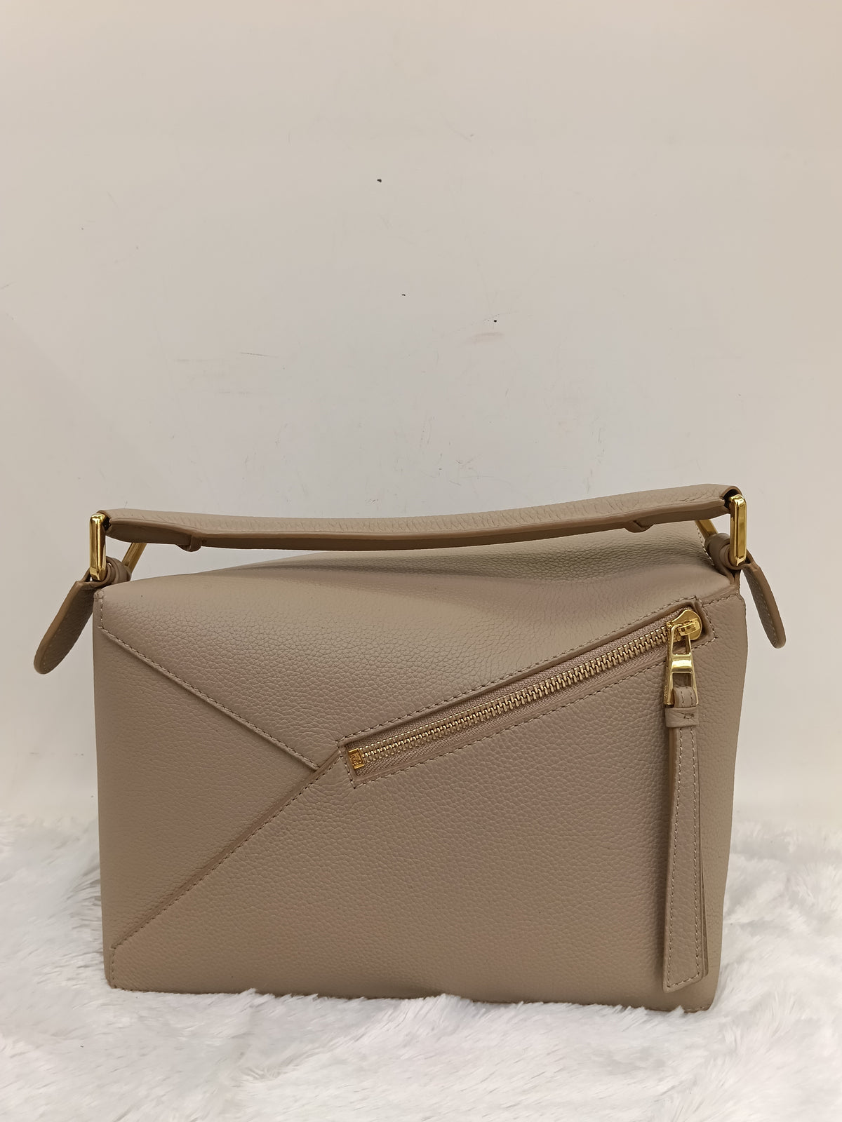 Loewe Puzzle Small Edge Grained Sand GHW 2023