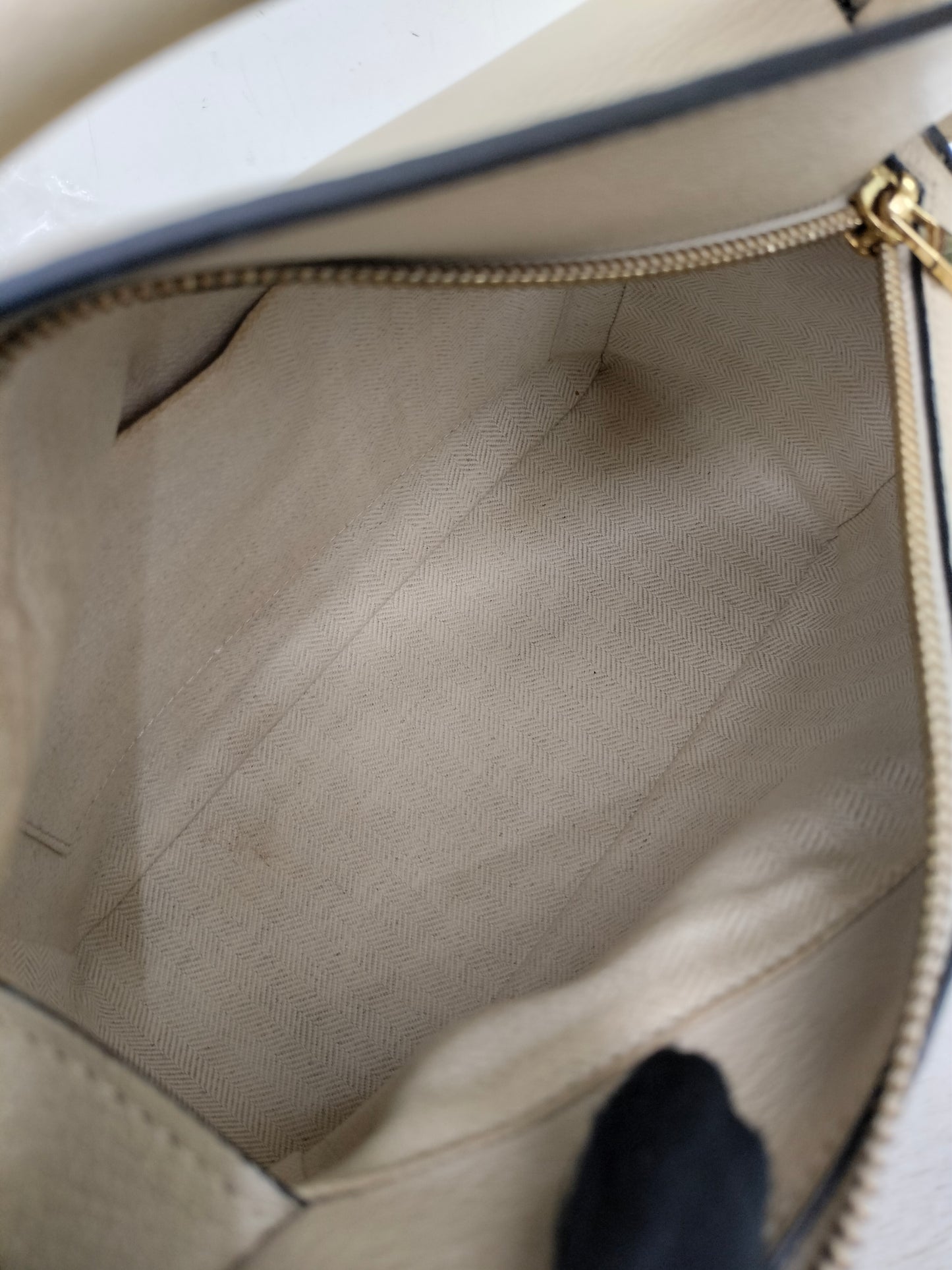 Loewe Puzzle Small Edge Angora GHW 2021