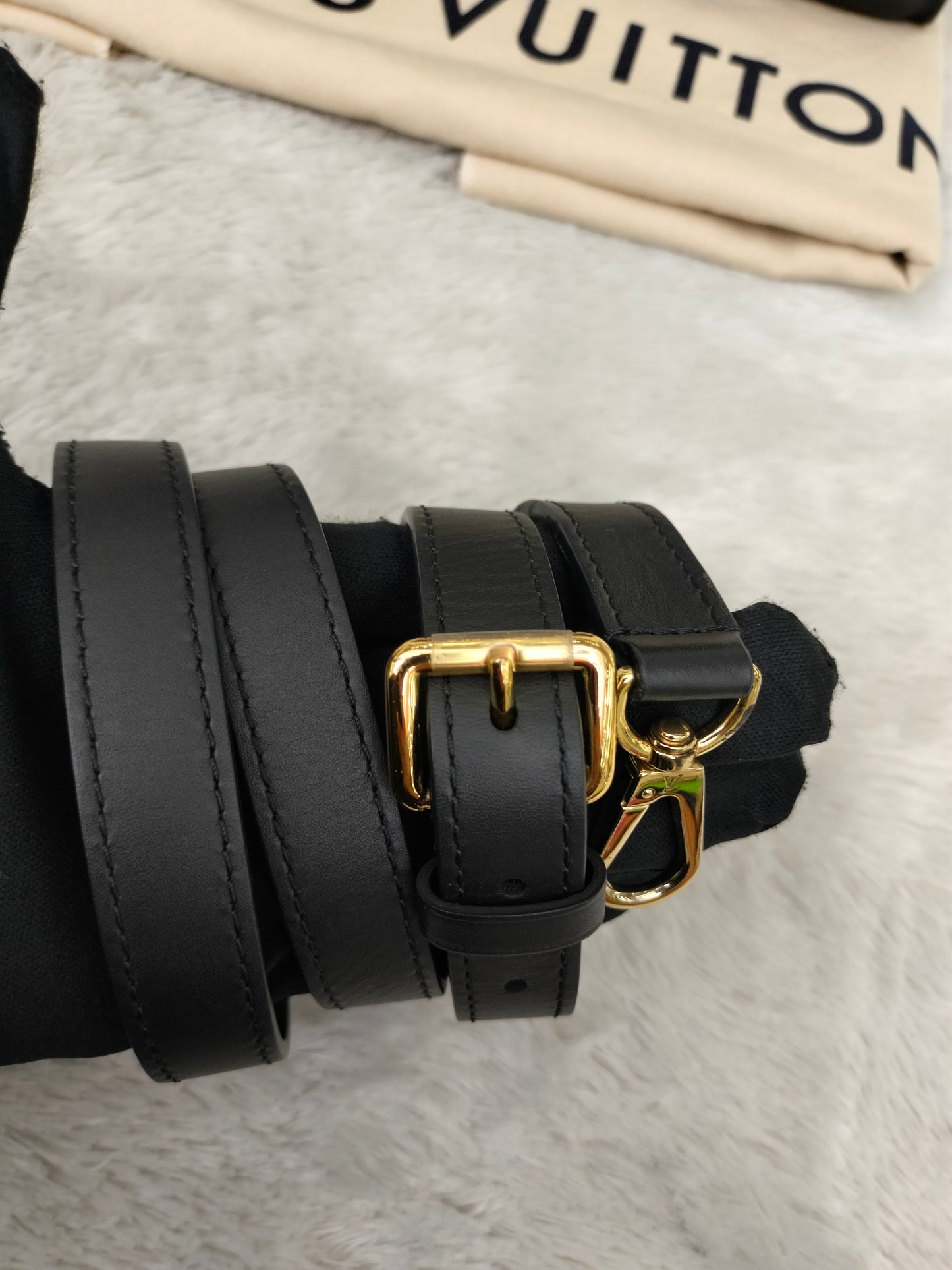 LV On My Side MM Monogram Grained Noir 2019