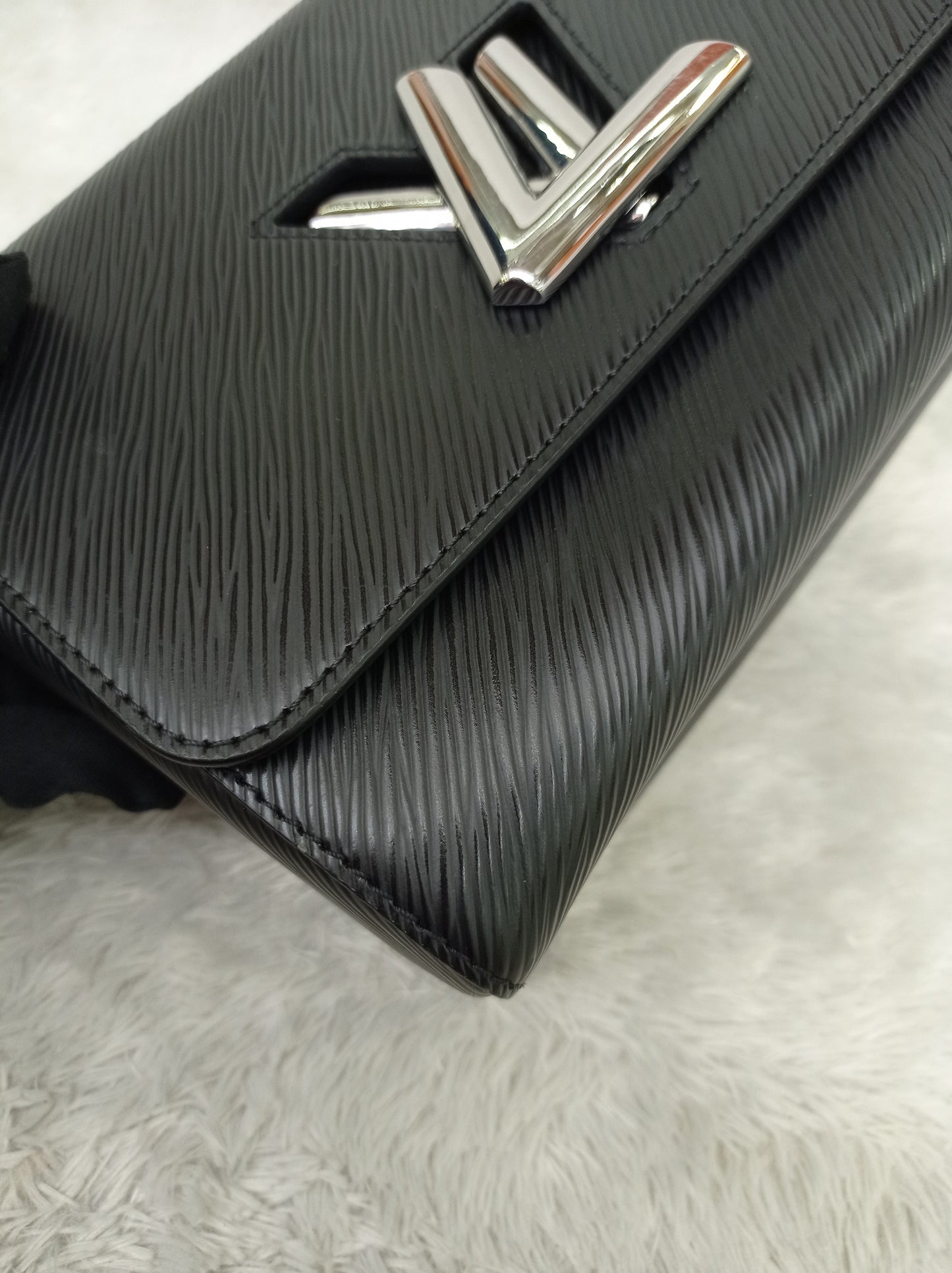 LV Twist MM Epi Black 2016