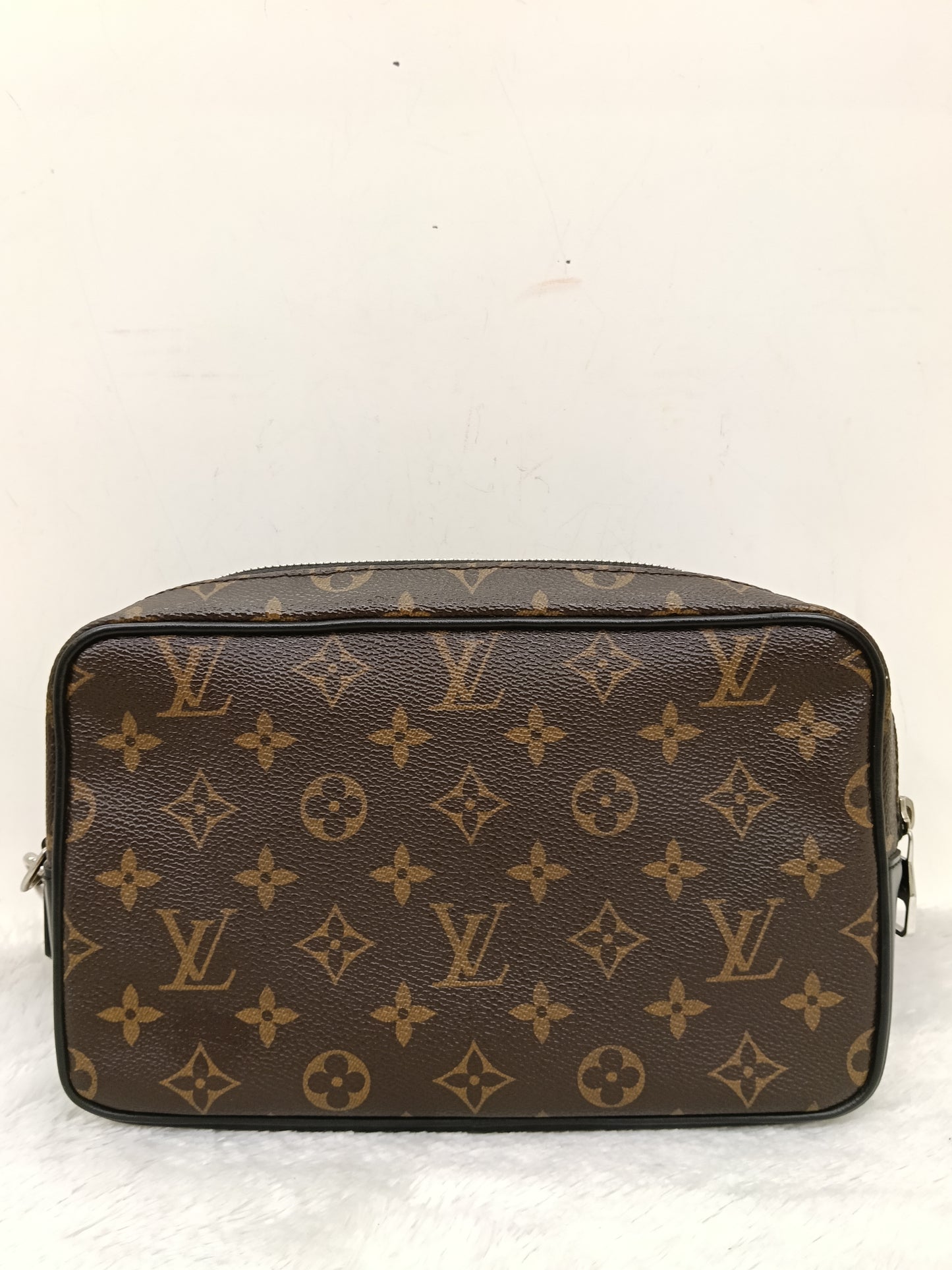 LV Kasai Clutch Monogram Macassar 2019
