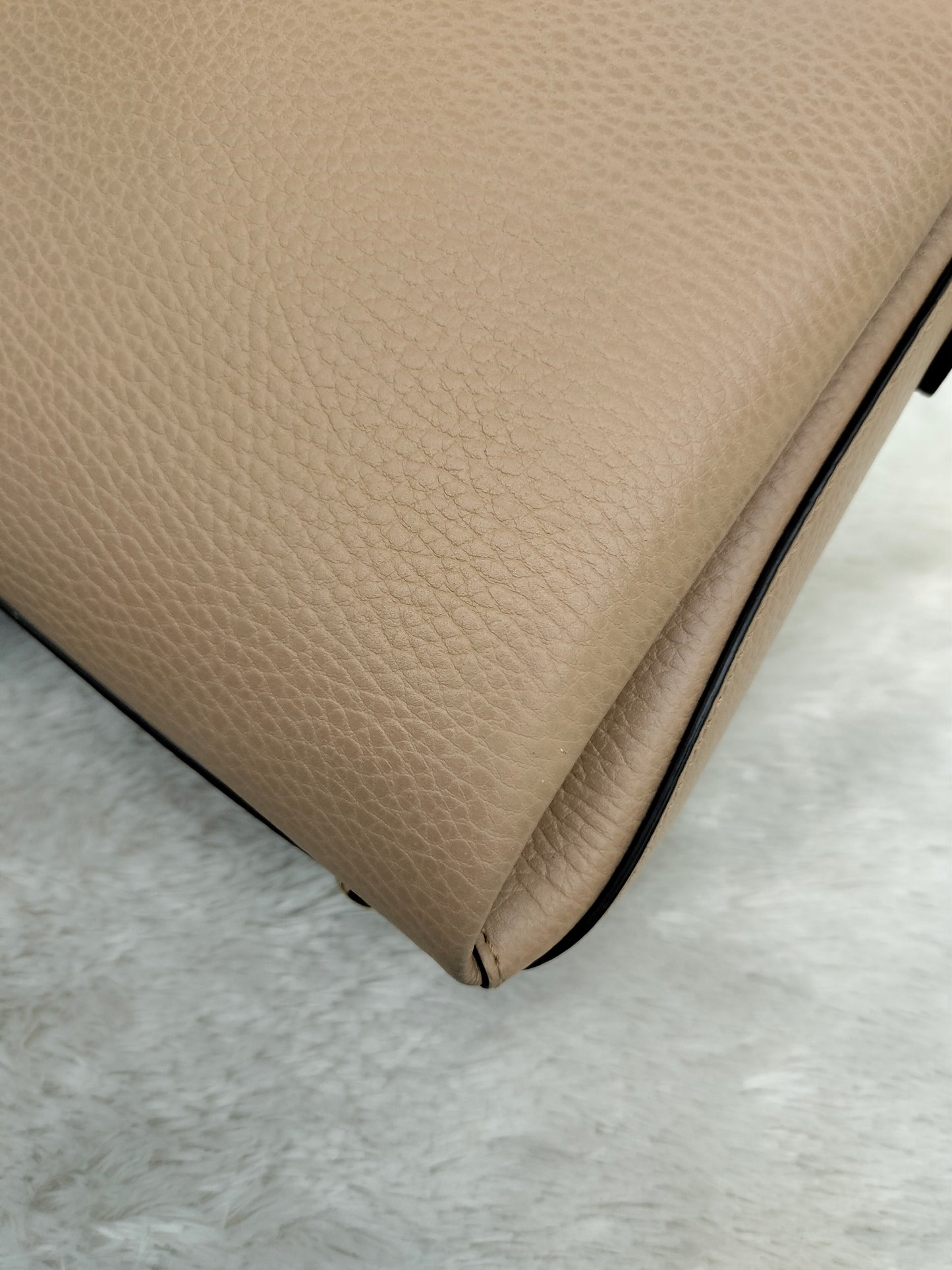 Gucci Interlocking Top Handle Beige GHW