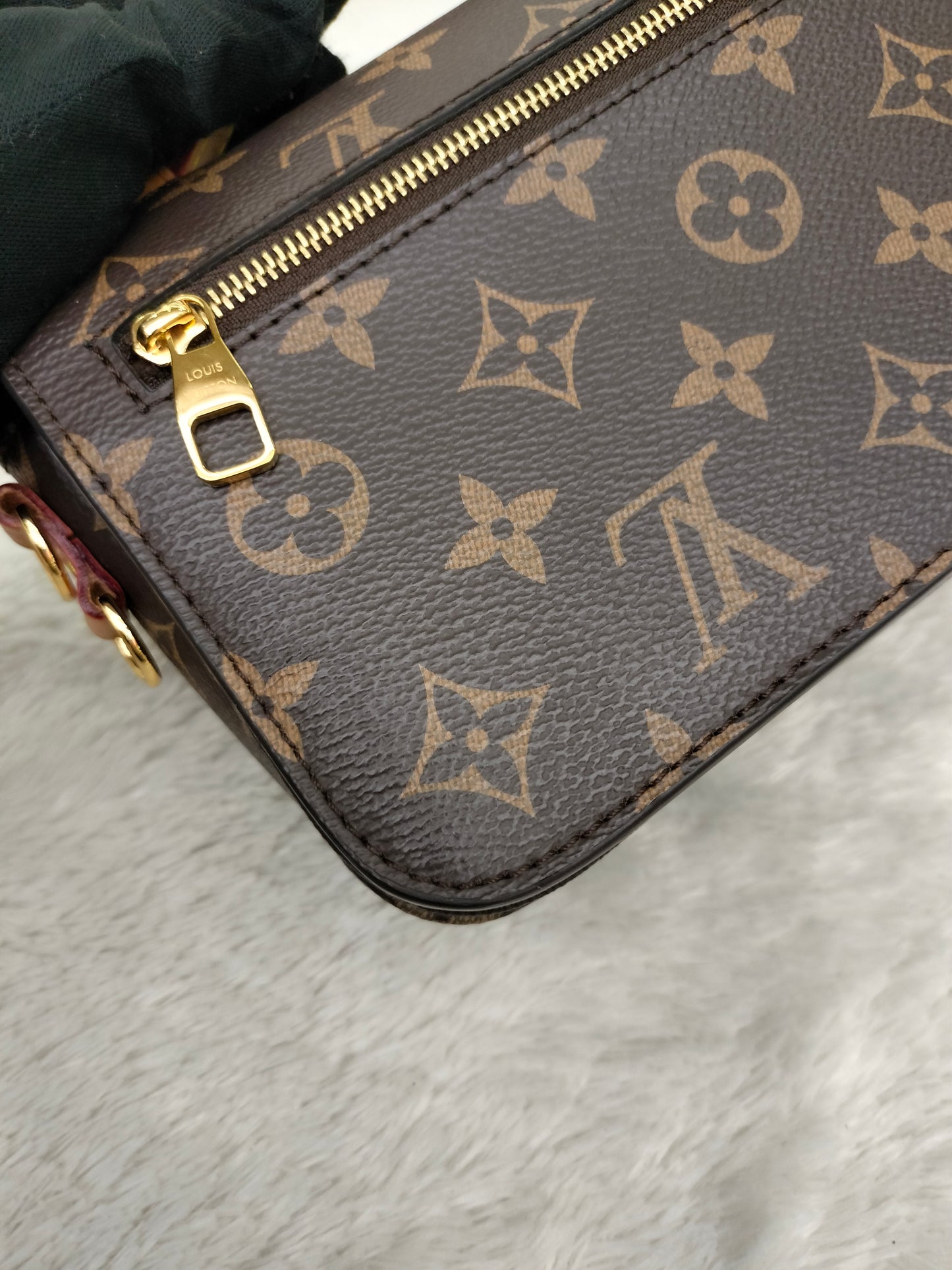 LV Metis East West Monogram (CHIP)