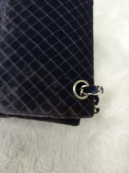 Chanel Medium Velvet Navy Blue Vintage SHW SF (broken holo)