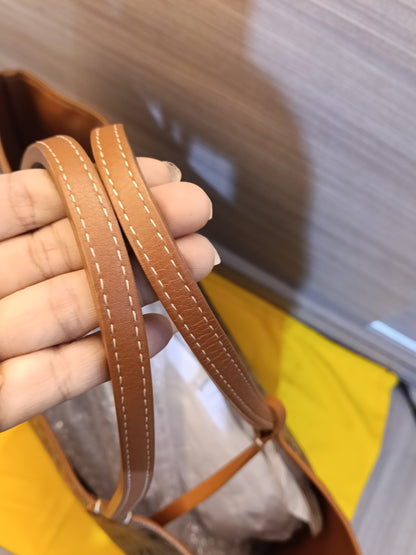 Goyard St Louis PM Black Tan SHW 2023
With pocket, db