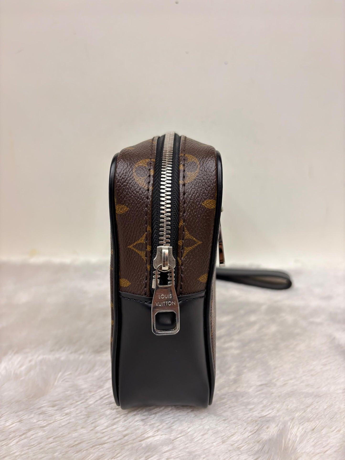 LV Kasai Clutch Monogram Macassar 2019