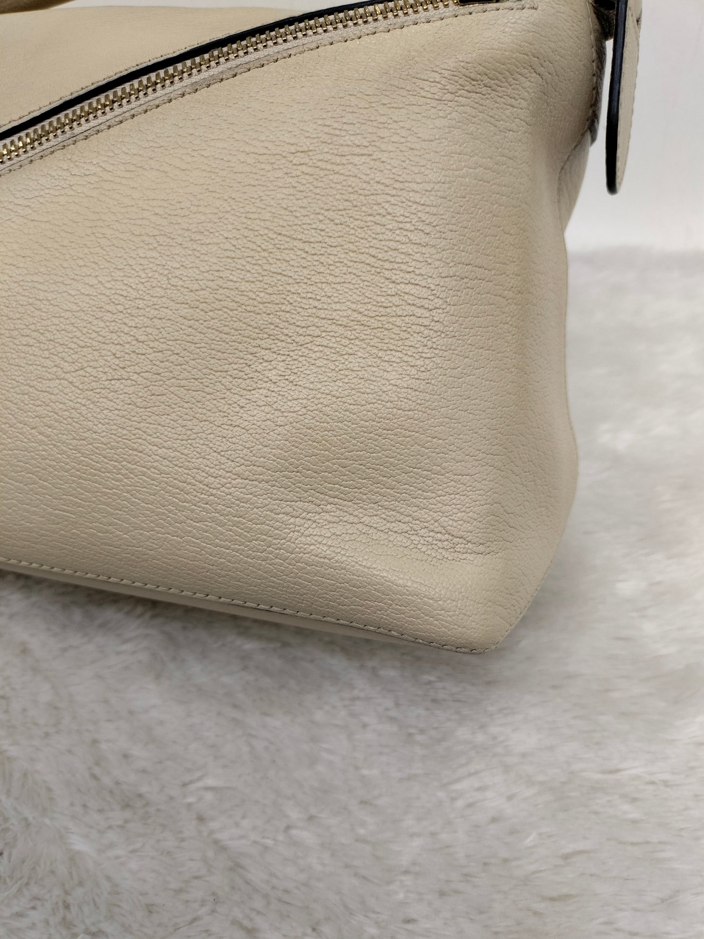 Loewe Puzzle Small Edge Angora GHW 2021