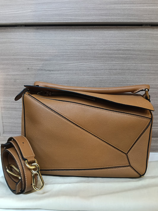 Loewe Puzzle Medium Grained Caramel GHW 2020