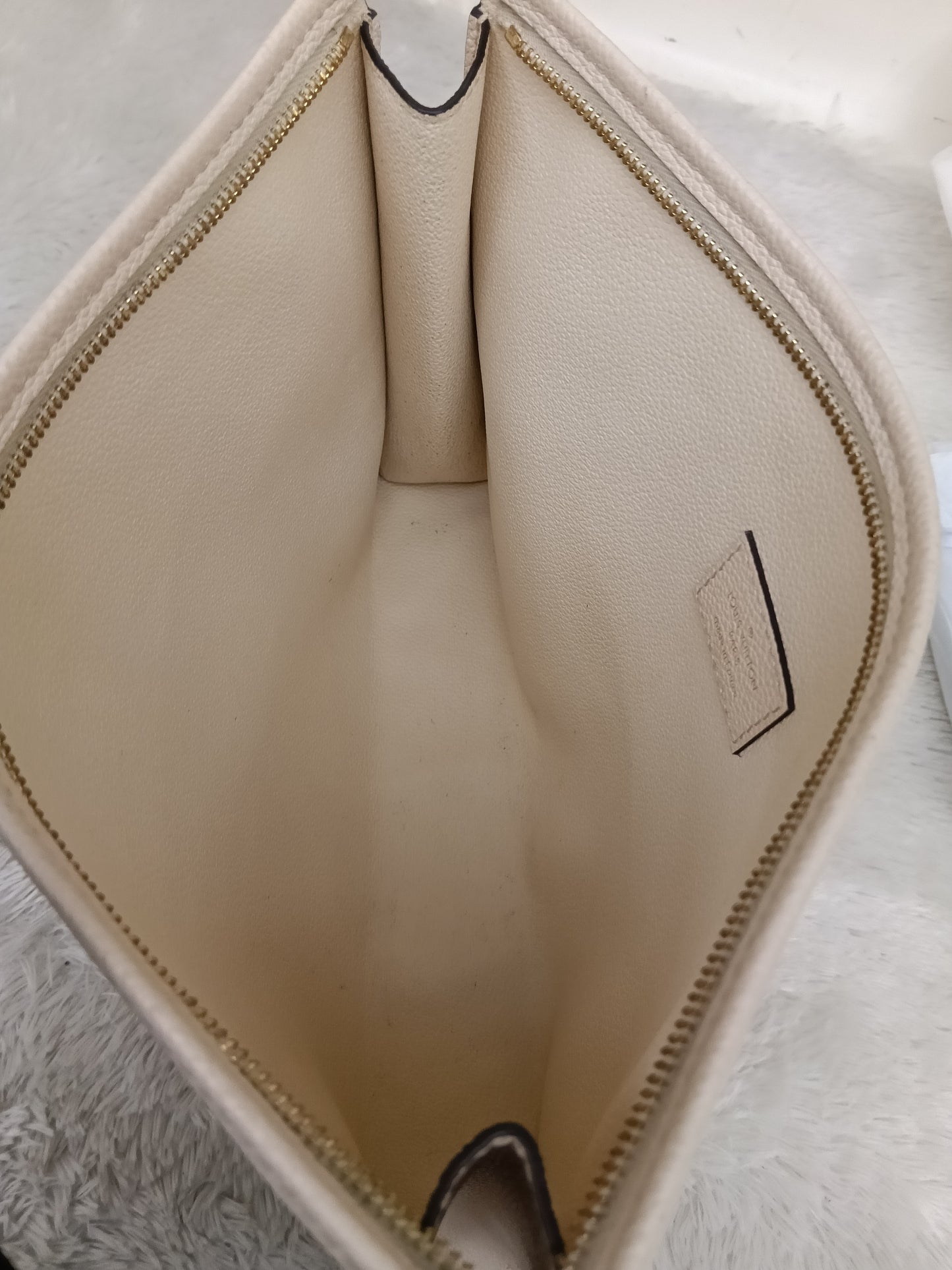 LV Pochette Toiletry 26 Monogram Giant Empreinte Pool Creme (CHIP)