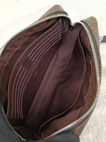 LV Kasai Clutch Monogram Macassar 2019