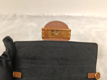 LV Portefeuille Dauphine Chain Monogram Reverse (CHIP)